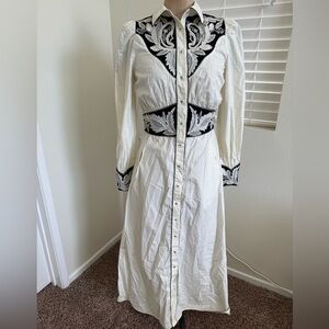 Chic Long Sleeve Embroidered Dress